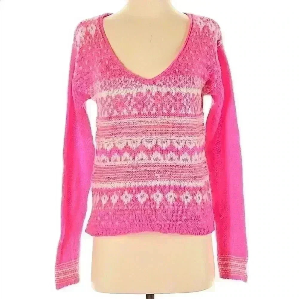 🆕Aeropostale Geometry print pink sweater